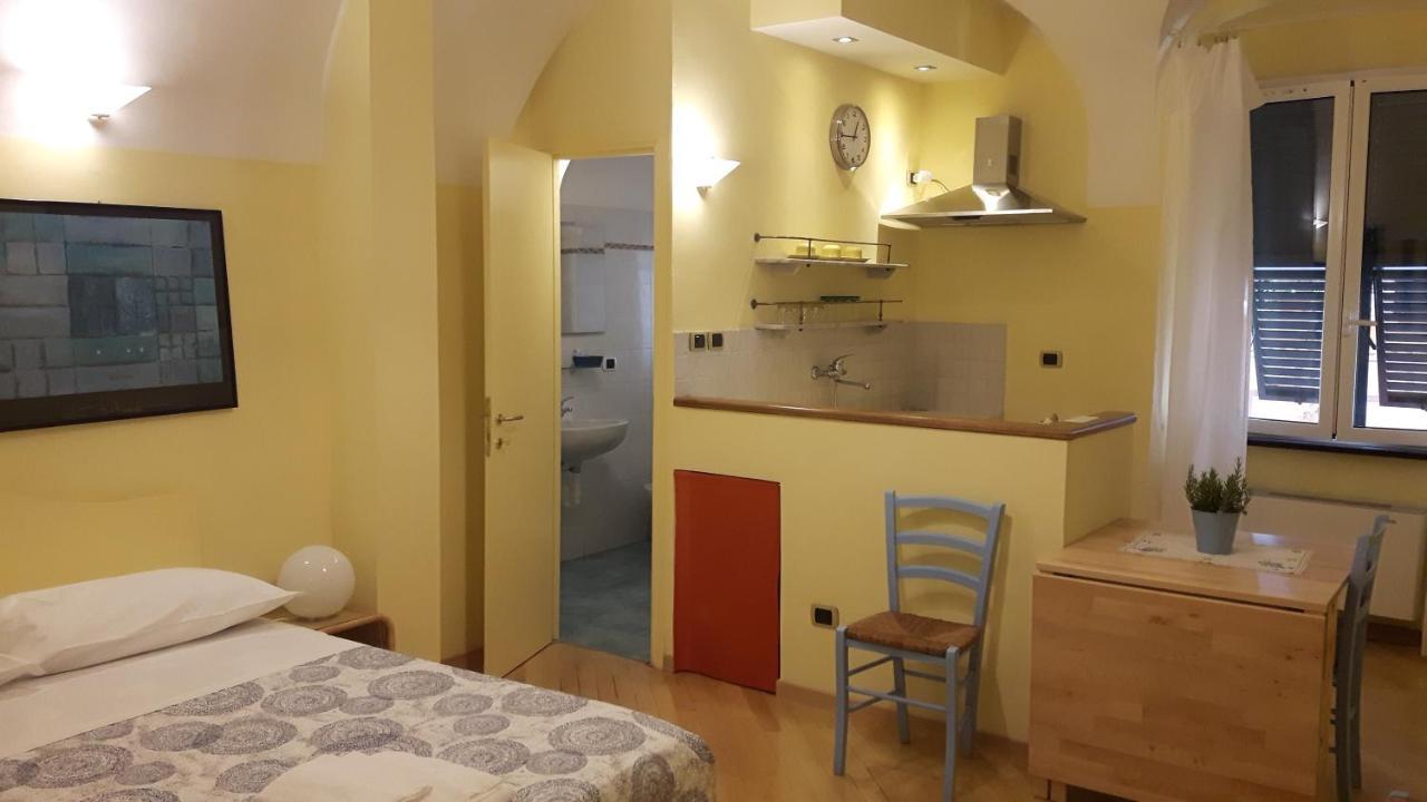 Mae Albenga Suites Exterior photo