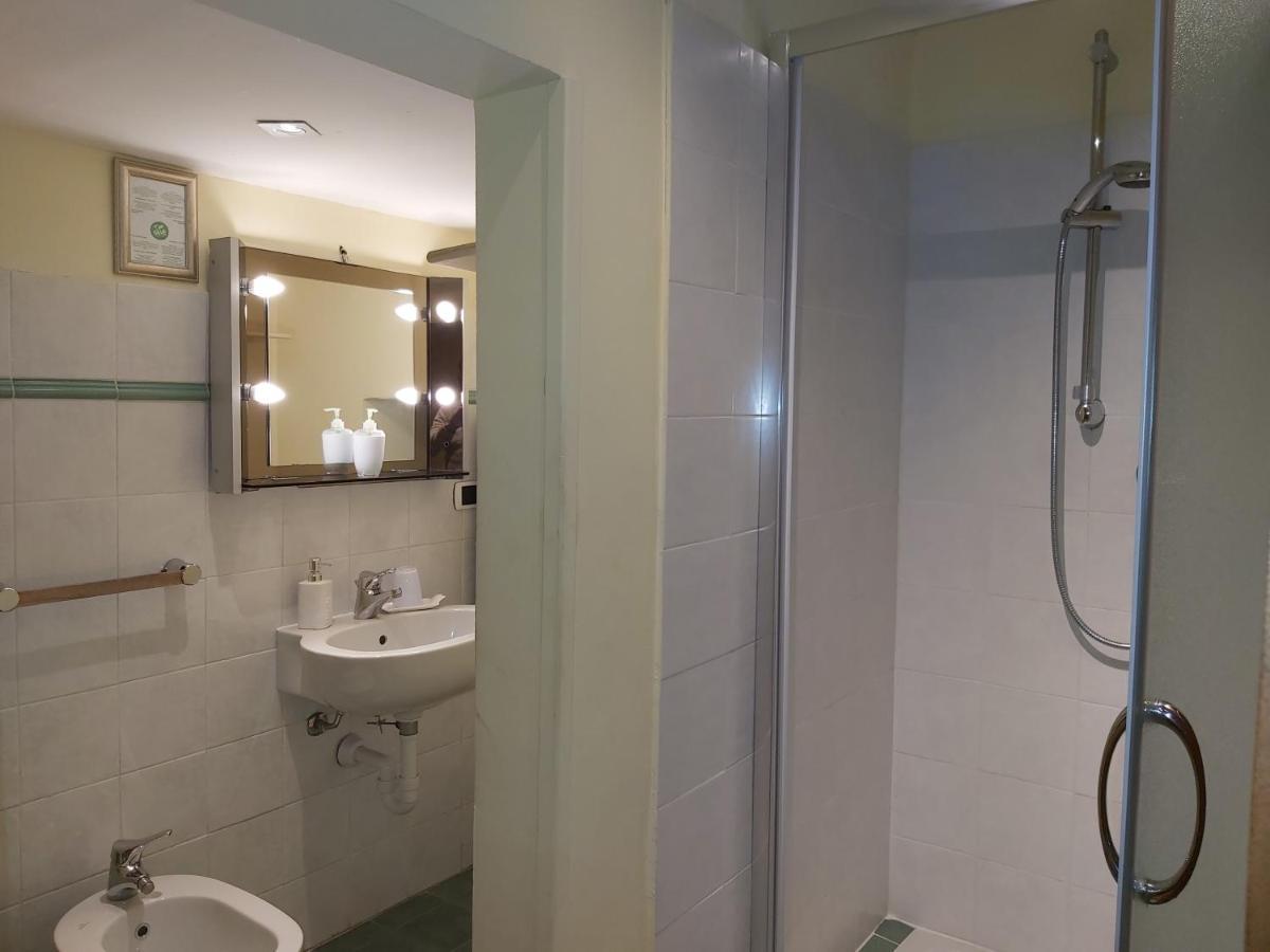 Mae Albenga Suites Exterior photo