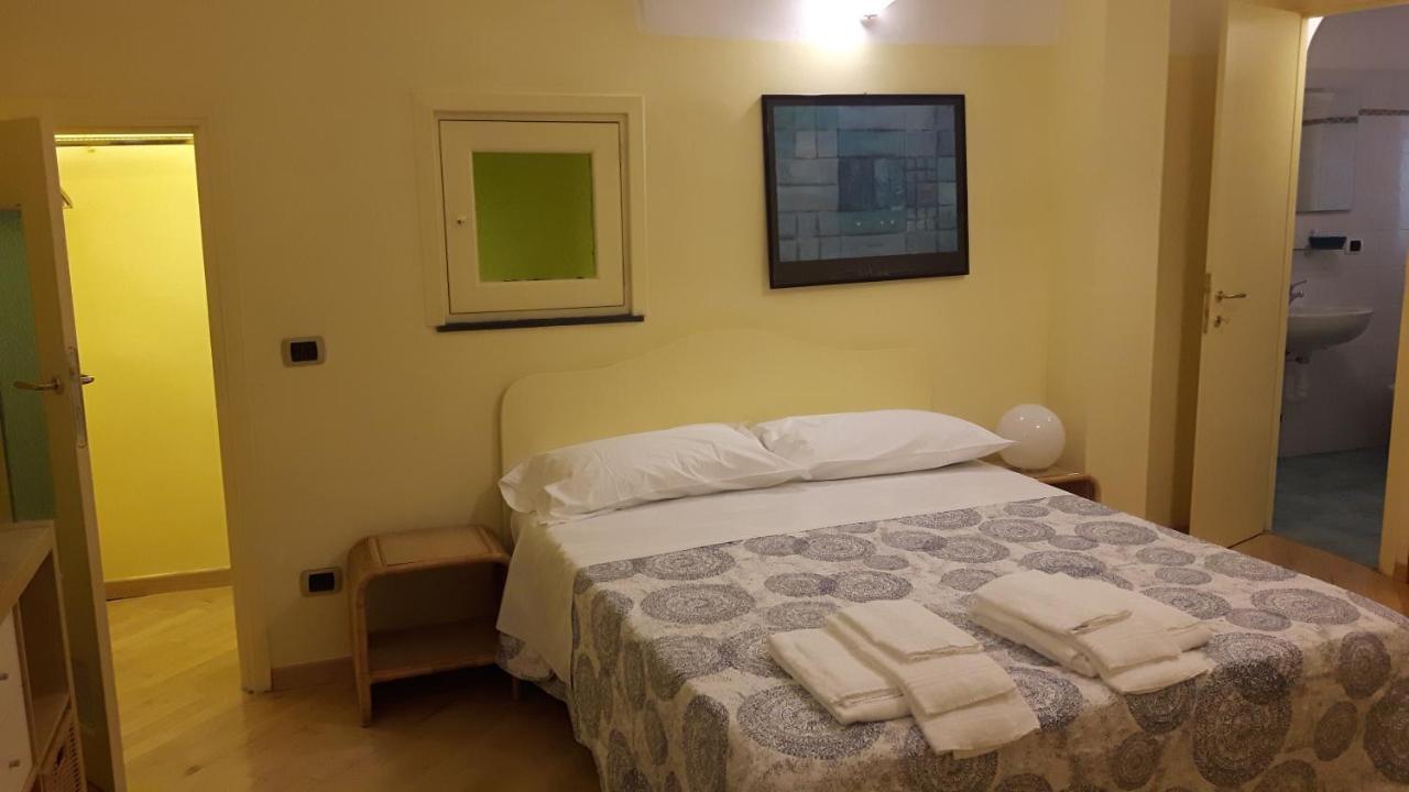 Mae Albenga Suites Exterior photo